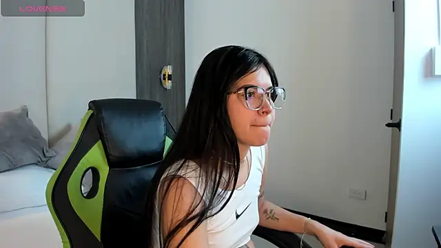 eva swan  online show from April 2026 12:53:02 PM