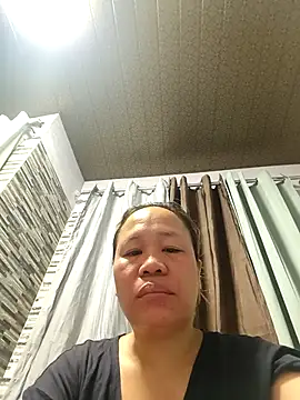 squirtshantal online show from April 2026 07:31:01 PM