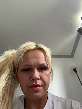 BlondeMilfXo online show from May 2026 10:23:02 AM