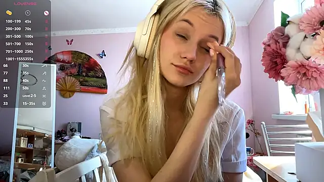 Snapshot of MelissaZaria chatting on May 2026 06:27:01 AM MelissaZaria online show from May 2026 06:27:01 AM