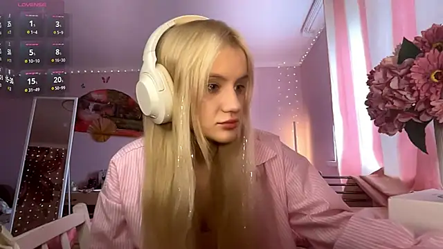Snapshot of MelissaZaria chatting on May 2026 06:33:02 AM MelissaZaria online show from May 2026 06:33:02 AM