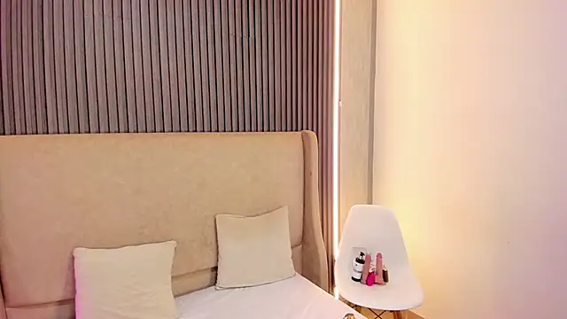 VanessaLanz online show from April 2026 01:02:01 PM