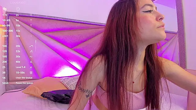 Snapshot of CatalinaBlaze chatting on May 2026 12:05:02 AM CatalinaBlaze online show from May 2026 12:05:02 AM
