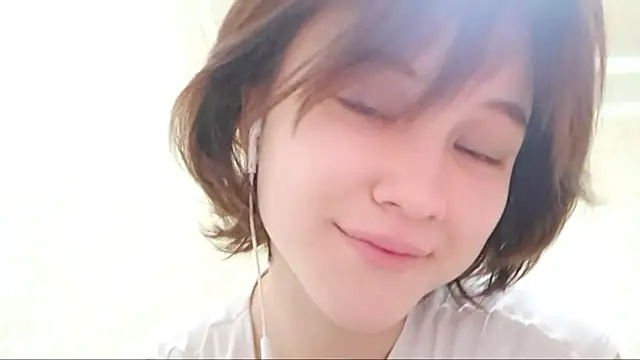 Snapshot of TrueViva chatting on February 2026 11:43:02 AM TrueViva online show from February 2026 11:43:02 AM