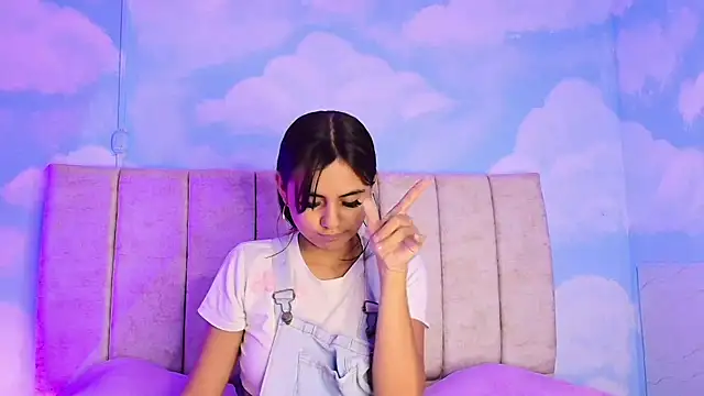 Aliclark online show from February 2026 07:05:01 PM