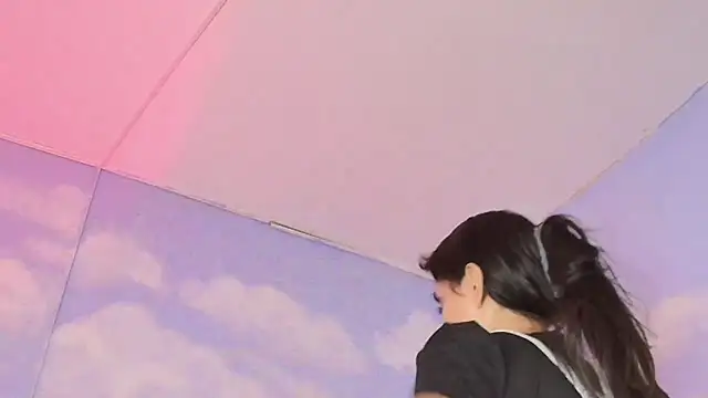 Aliclark online show from March 2026 07:13:02 PM