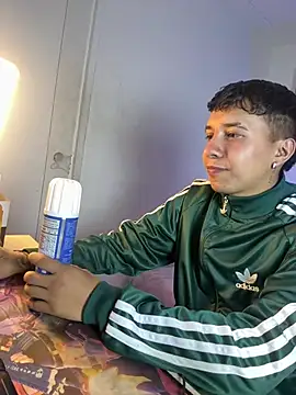 Snapshot of Jhony_rayder chatting on February 2026 01:17:01 AM Jhony rayder online show from February 2026 01:17:01 AM