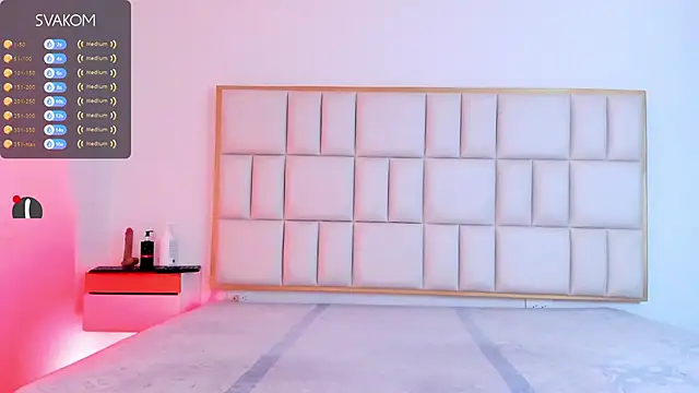 Snapshot of Violetta-foxx chatting on February 2026 07:23:01 PM Violetta-foxx online show from February 2026 07:23:01 PM