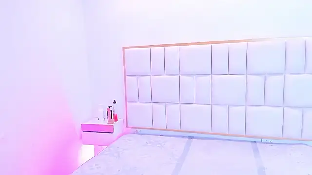 Violetta-foxx online show from March 2026 07:30:01 PM