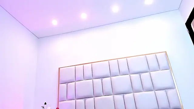 Violetta-foxx online show from March 2026 07:36:02 PM