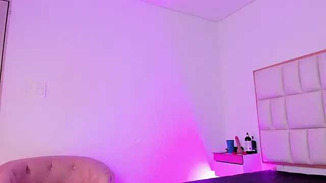 Snapshot of Violetta-foxx chatting on May 2026 07:50:02 PM Violetta-foxx online show from May 2026 07:50:02 PM