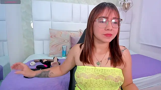 antonella moon7 online show from April 2026 05:04:01 AM