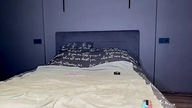 yourselenas online show from February 2026 02:19:02 PM