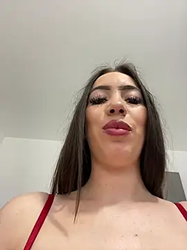 I amSis online show from April 2026 06:03:02 PM