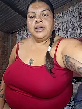 Snapshot of Juli_Powl chatting on April 2026 12:07:01 AM Juli Powl online show from April 2026 12:07:01 AM