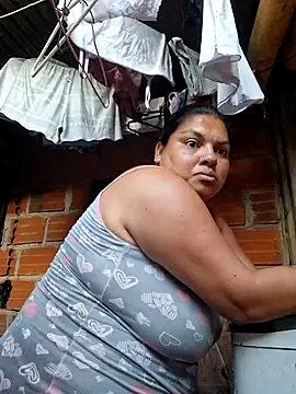 Juli Powl online show from June 2026 10:37:01 AM