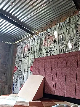 Snapshot of Juli_Powl chatting on April 2026 01:29:02 PM Juli Powl online show from April 2026 01:29:02 PM