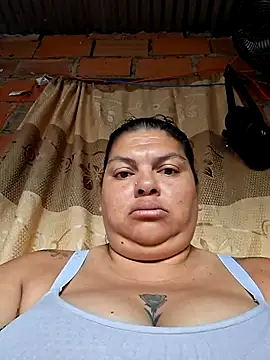 Juli Powl online show from June 2026 12:10:02 PM