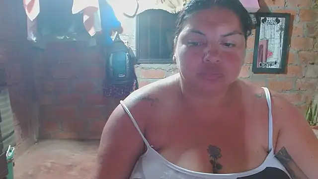 Snapshot of Juli_Powl chatting on March 2026 12:28:01 AM Juli Powl online show from March 2026 12:28:01 AM