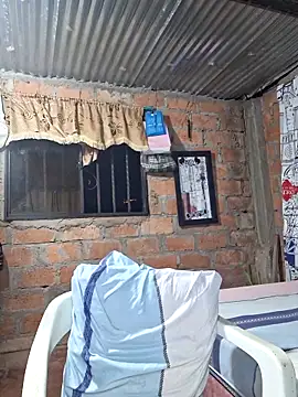 Snapshot of Juli_Powl chatting on March 2026 12:23:01 AM Juli Powl online show from March 2026 12:23:01 AM