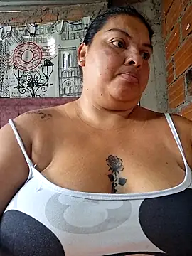 Snapshot of Juli_Powl chatting on March 2026 12:34:01 PM Juli Powl online show from March 2026 12:34:01 PM