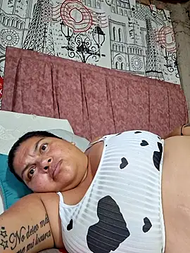 Juli Powl online show from May 2026 10:41:01 AM