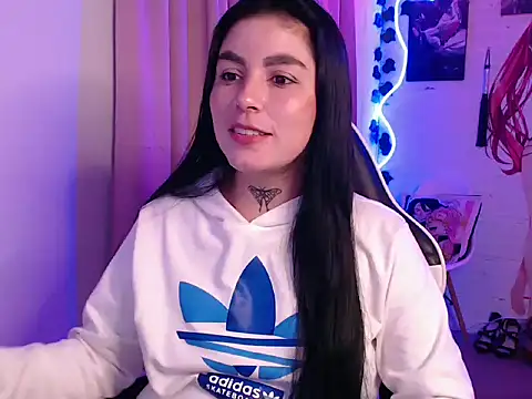 Snapshot of JanineRae chatting on February 2026 11:05:02 PM JanineRae online show from February 2026 11:05:02 PM