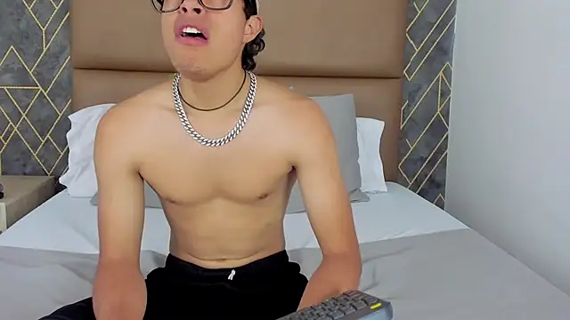 Escanor Hot online show from February 2026 07:33:01 PM