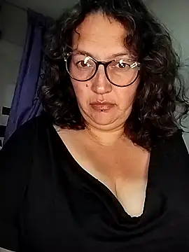 Snapshot of _Saraqueen chatting on February 2026 03:48:02 AM Saraqueen online show from February 2026 03:48:02 AM