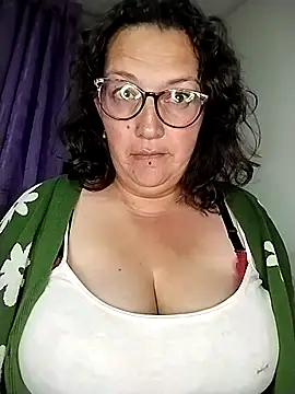 Snapshot of _Saraqueen chatting on February 2026 03:41:01 AM Saraqueen online show from February 2026 03:41:01 AM