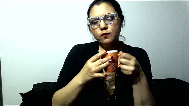 Snapshot of Velvet_Dragon chatting on February 2026 01:24:02 AM Velvet Dragon online show from February 2026 01:24:02 AM