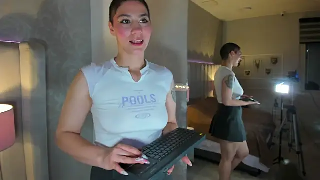 Raven1fox online show from April 2026 03:44:02 AM