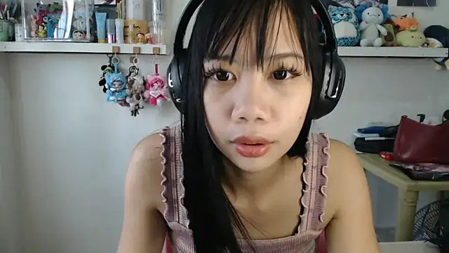 GloryKulikowski online show from March 2026 02:18:01 AM