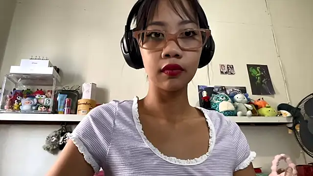 Snapshot of GloryKulikowski chatting on February 2026 01:07:01 AM GloryKulikowski online show from February 2026 01:07:01 AM