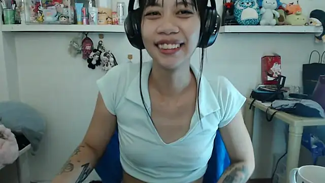 Snapshot of GloryKulikowski chatting on March 2026 07:15:01 AM GloryKulikowski online show from March 2026 07:15:01 AM