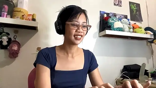 Snapshot of GloryKulikowski chatting on February 2026 02:03:01 PM GloryKulikowski online show from February 2026 02:03:01 PM