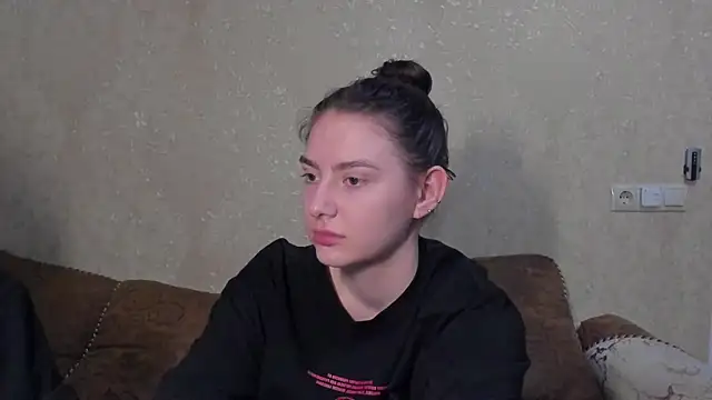 love lina muuur online show from February 2026 03:34:02 PM