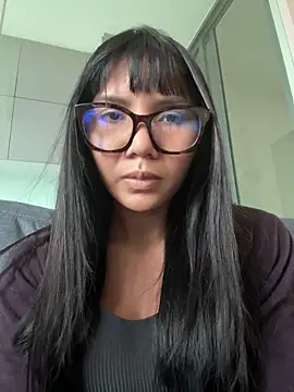 Alittleasaingirl online show from February 2026 10:59:02 AM