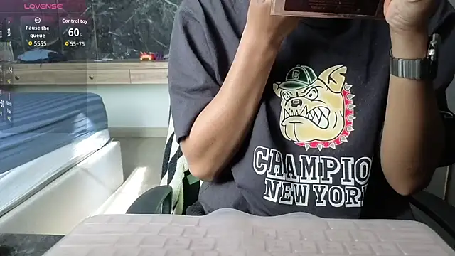 Snapshot of Alittleasaingirl chatting on March 2026 02:17:02 AM Alittleasaingirl online show from March 2026 02:17:02 AM