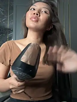 Alittleasaingirl online show from April 2026 05:03:02 AM