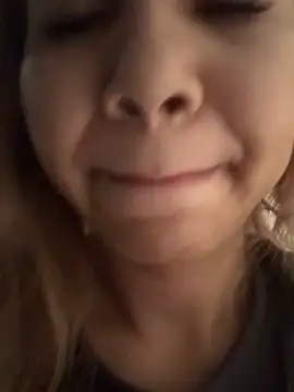 Snapshot of Alittleasaingirl chatting on March 2026 01:40:02 AM Alittleasaingirl online show from March 2026 01:40:02 AM