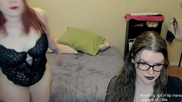 Kissykryssie online show from March 2026 03:24:01 AM