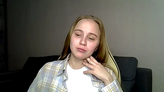 christimontero online show from February 2026 06:08:02 PM