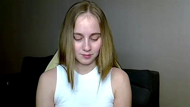 christimontero online show from March 2026 05:20:01 PM