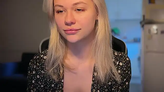 Leylia Lily online show from April 2026 12:06:01 PM