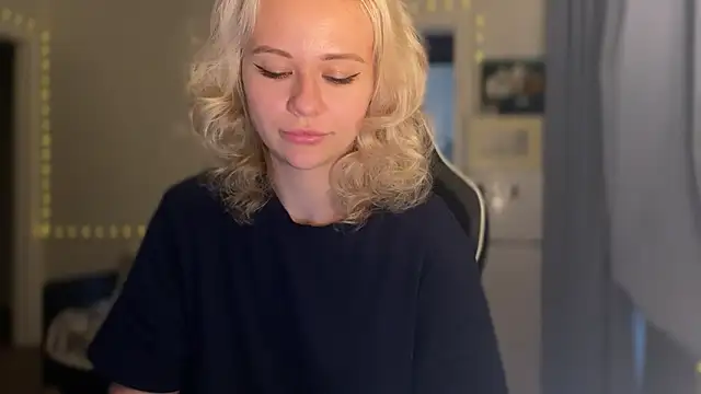 Leylia Lily online show from March 2026 09:47:01 AM