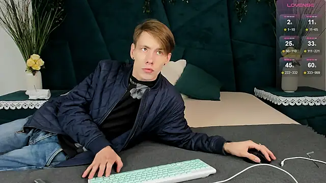 Snapshot of Erick_Wilson chatting on November 2025 06:03:01 AM Erick Wilson online show from November 2025 06:03:01 AM