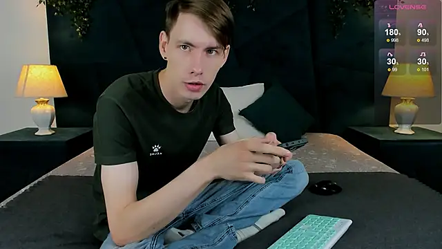 Snapshot of Erick_Wilson chatting on November 2025 05:06:02 AM Erick Wilson online show from November 2025 05:06:02 AM