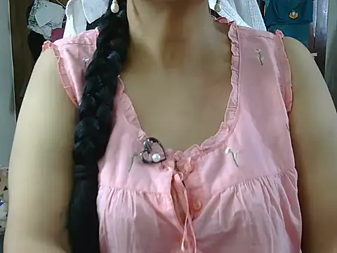 Snapshot of Hot_Sonniyaa chatting on April 2026 08:35:01 PM Hot Sonniyaa online show from April 2026 08:35:01 PM