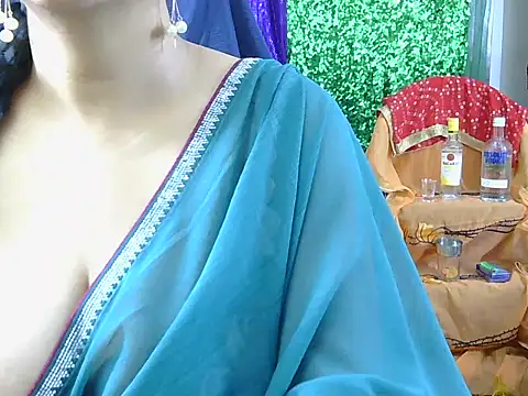 Snapshot of Hot_Sonniyaa chatting on March 2026 06:06:01 AM Hot Sonniyaa online show from March 2026 06:06:01 AM